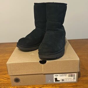Ugg Classic Short II